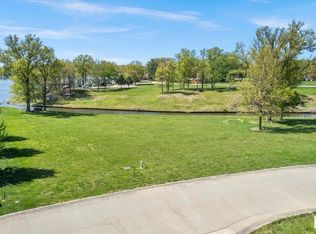 37 Lake Vista Dr, Taylorville, IL 62568