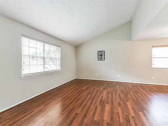 5th image of 5910 Misty Meadow St
