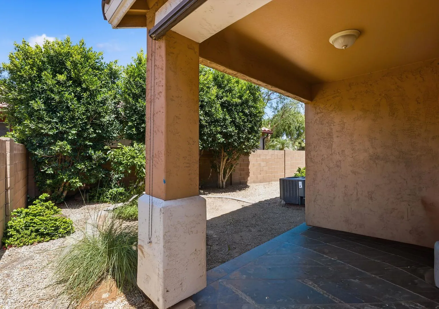 2 bed, 2.0 bath, 1214 sqft, $3,600 — Photo 2