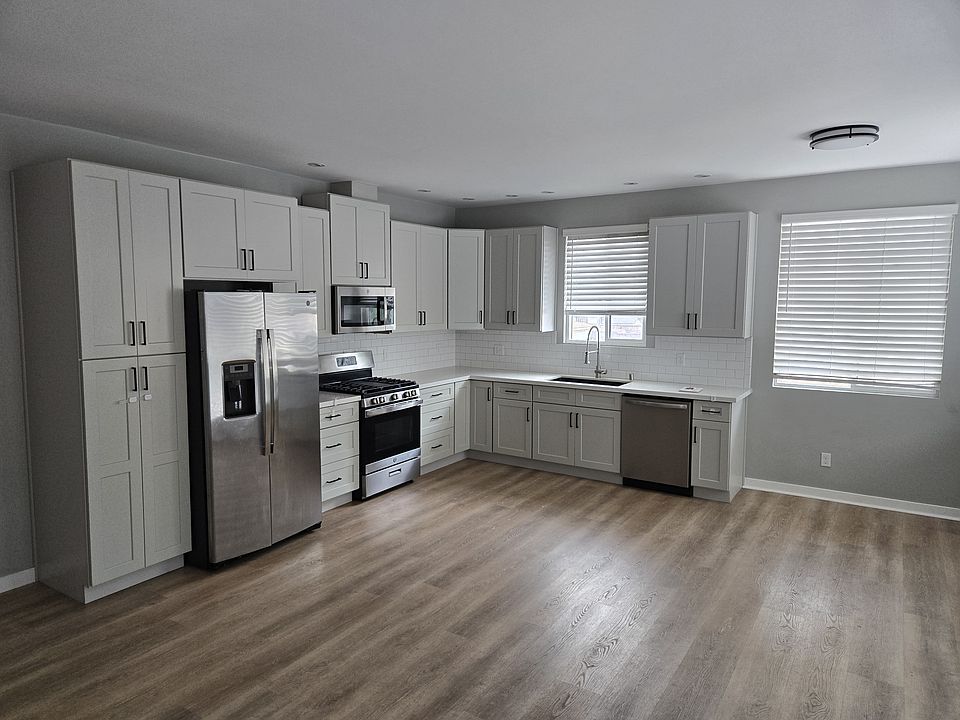 1st image of 1127 12th St Unit 2