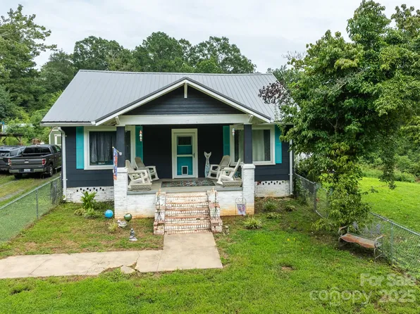 302 Williams St, Mount Gilead, NC 27306