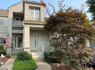 11 Windsor Ct #1411, Hamburg, NJ 07419