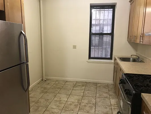 Rented by Zuz Realty | media 12