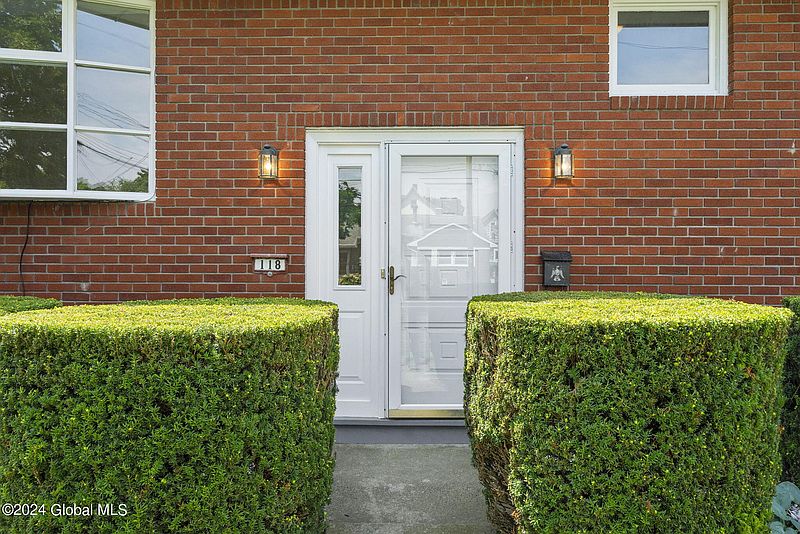 3rd image of 118 Kenosha Street