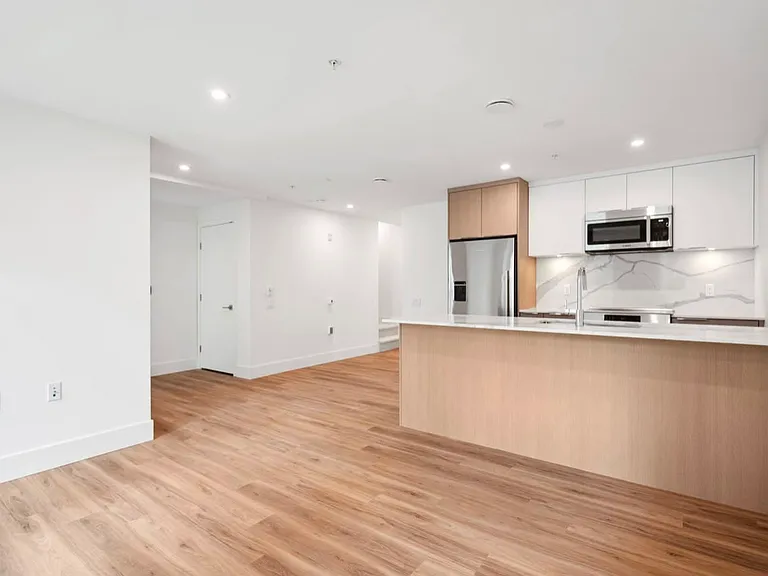 2085 E 1st Ave #1 — Photo 4