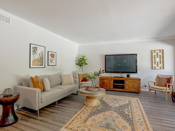 2nd image of 2719 Carolina Ave