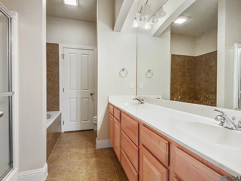 809 Summer Breeze Dr #903 — Photo 9