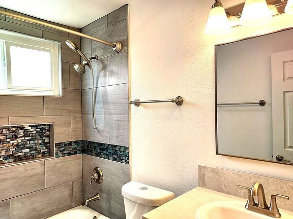 3rd image of 4052 Oregon St APT 04