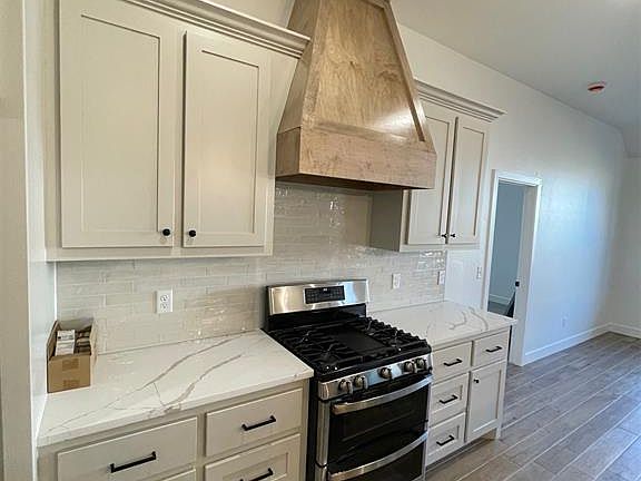 3rd image of 2841 Dalewood Pl