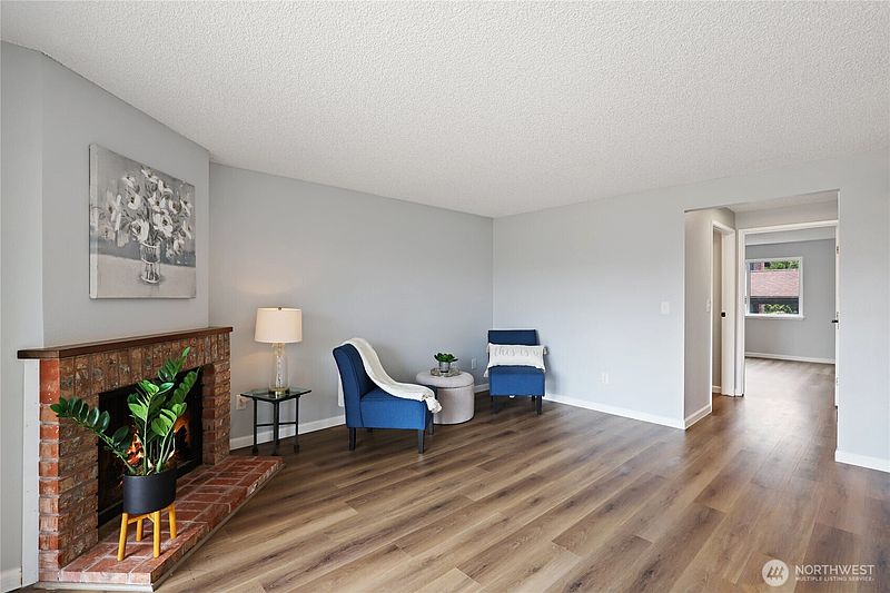 4th image of 3590 Narrows View Lane NE #102