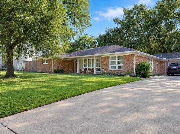 8426 Braes Blvd, Houston, TX 77025