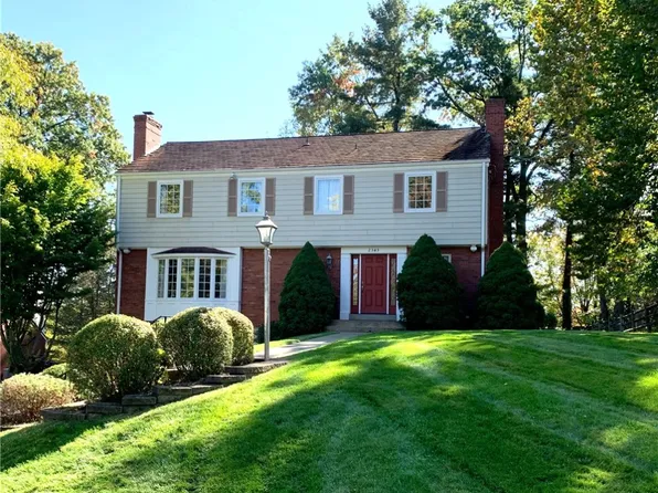2345 Berkshire Dr, Pittsburgh, PA 15241