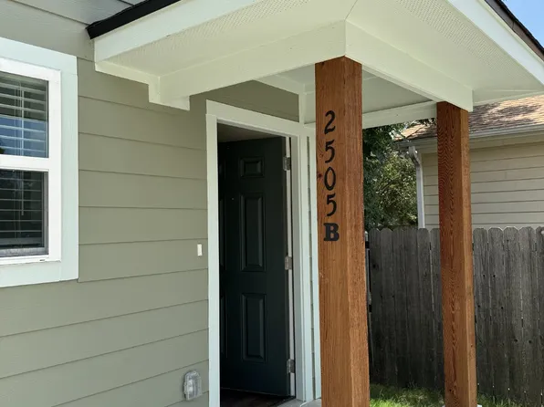2505 S 7th St, Waco, TX 76706