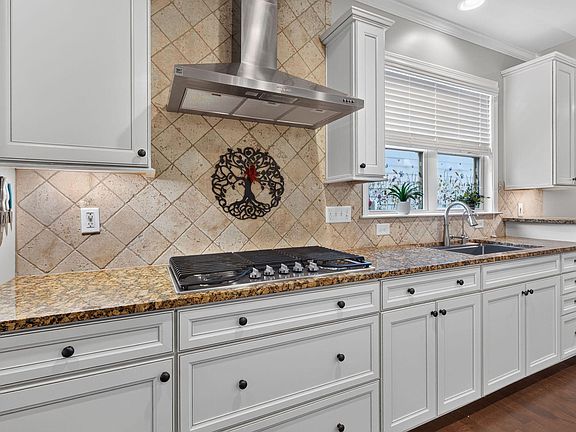 4th image of 2604 Bloomsbury Manor Dr