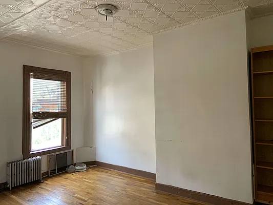 Sold by Remax IQ | media 11