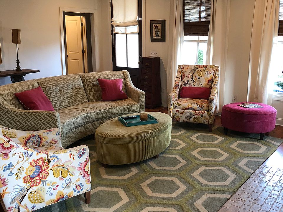 1st image of 305 Centerpointe Dr