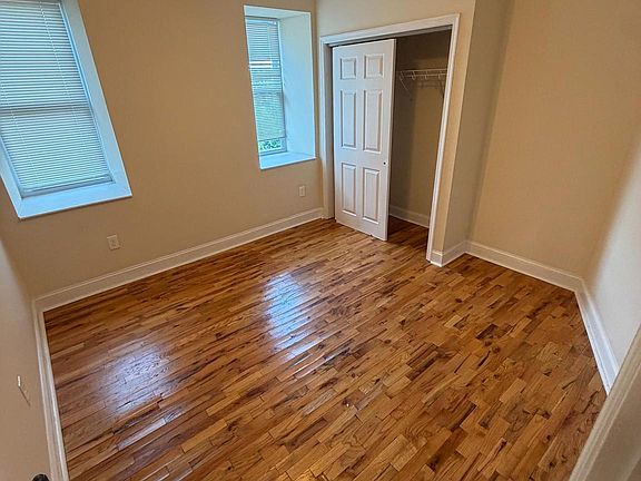 4th image of 10 Woodmont Rd