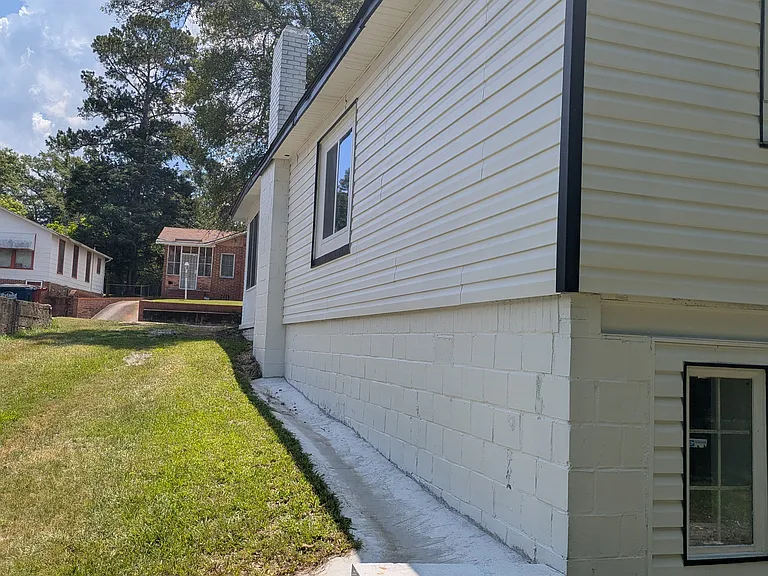 860 Morningside Dr — Photo 5