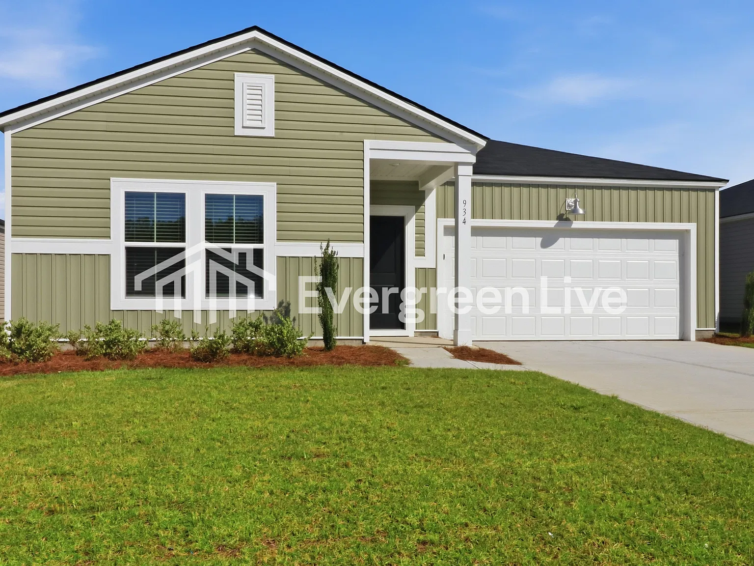 3 bed, 2.0 bath, 1520 sqft, $2,295 — Photo 2