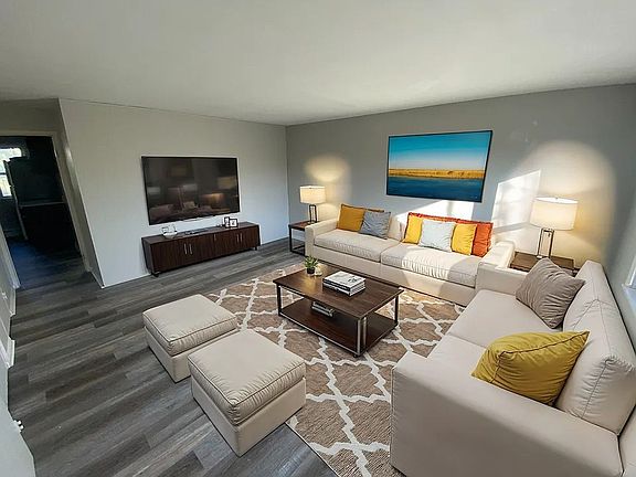 2nd image of 900 W 25th St APT 3