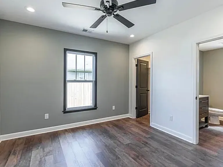 732 Bellaire Ave — Photo 12