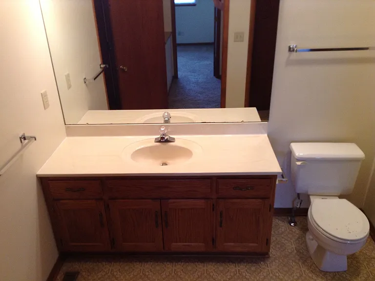717 Ridgewood Dr — Photo 22