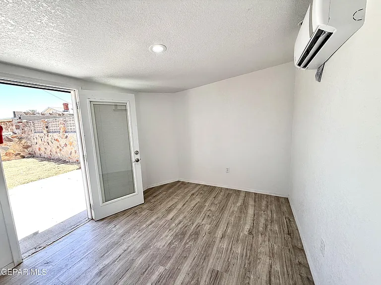 1709 N Stevens St — Photo 19