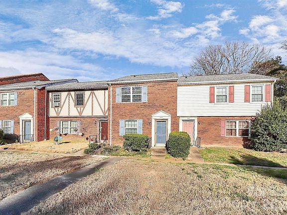 3rd image of 11115 Park Rd