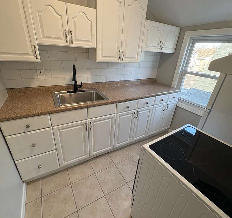 1st image of 279 Amherst St #4