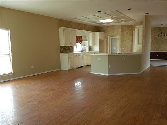Living Room - Kitchen