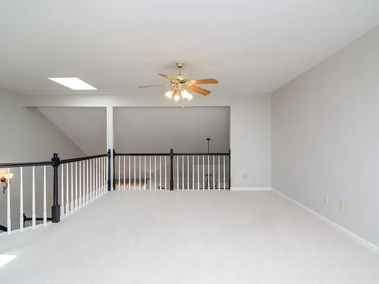 254 Glenstone Cir — Photo 8