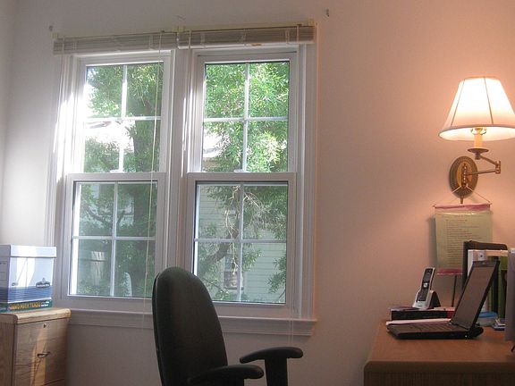 Bed/Office room