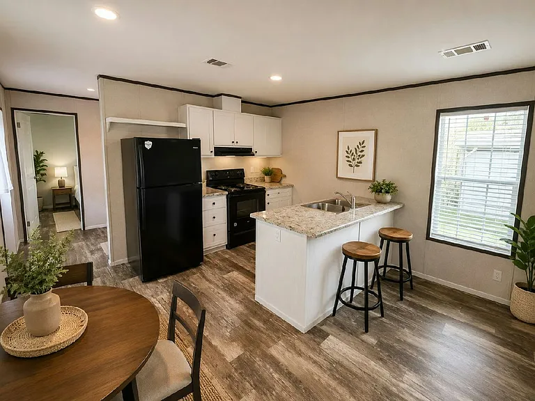 157 Lakeside Garden Cir #157 — Photo 3