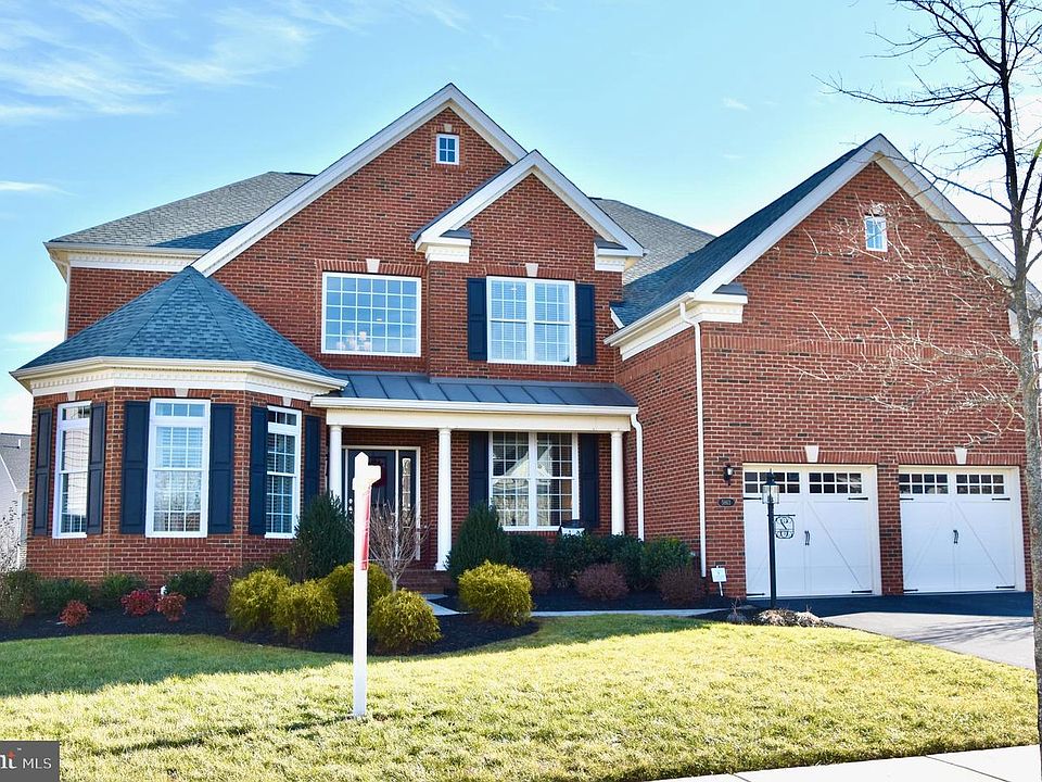 1st image of 5863 Waterloo Bridge Cir