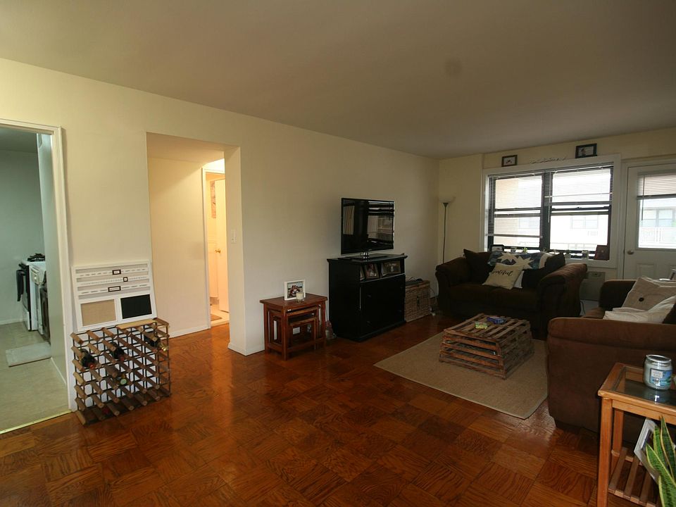 1st image of 868 E Broadway #7
