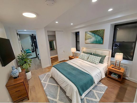 4th image of 534 W 50th St #Bb