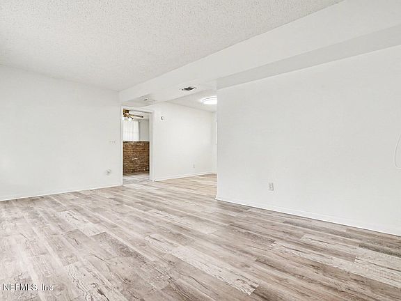 5th image of 2115 Patou Drive W