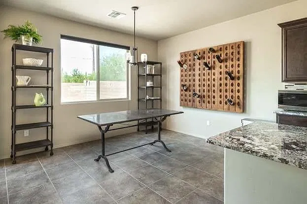 3 bed, 2.5 bath, 2046 sqft, $2,200 — Photo 4