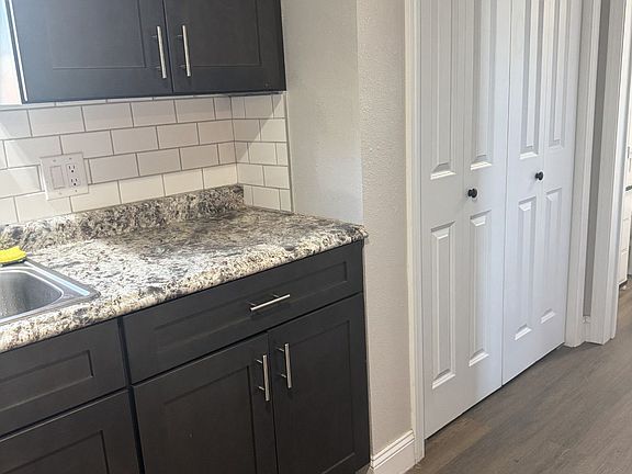 4th image of 7 E Rodney Dr #4