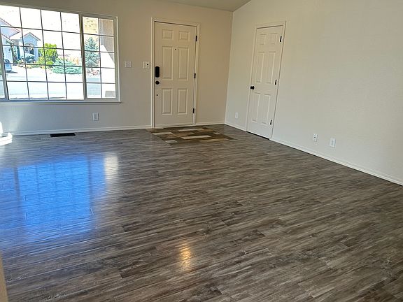 3rd image of 6744 S Drexel Dr