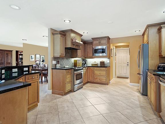 5th image of 9844 Treasure Cay Ln