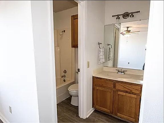 5th image of 5608 Cougar Dr APT 205
