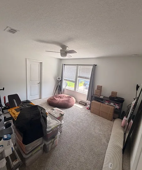 100 Salazar St — Photo 13
