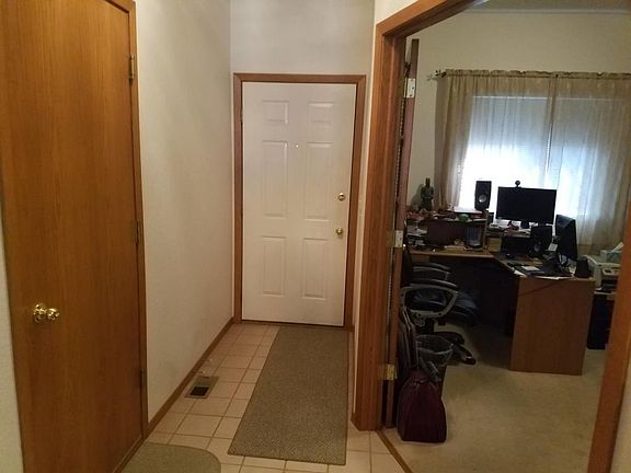 2nd image of 2566 Begonia Ct