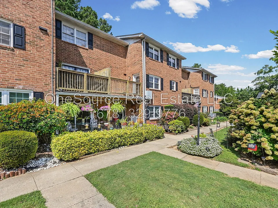 6520 Roswell Rd #49