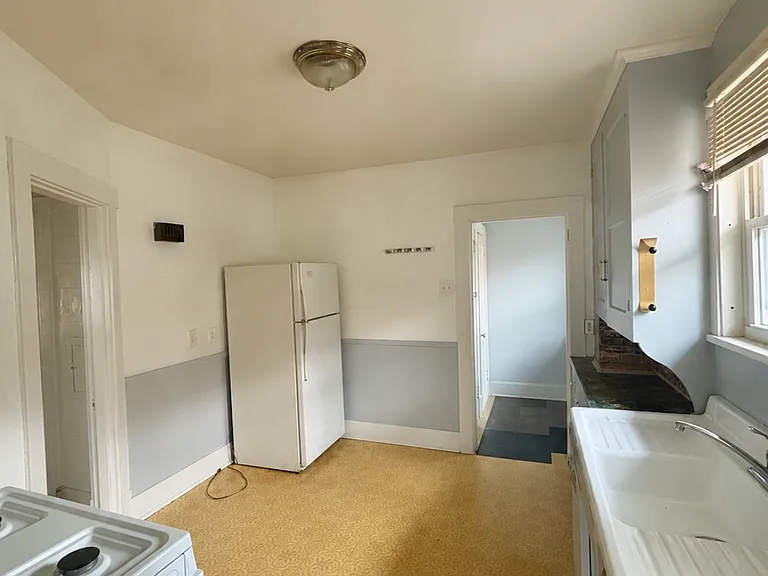 2923 Mattern Ave #2 — Photo 8