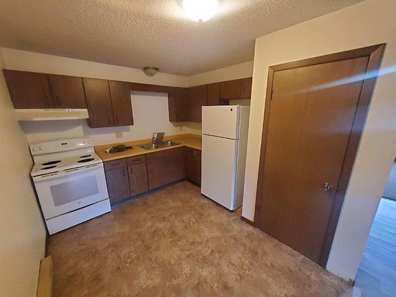 2nd image of 828 Gould St APT 3
