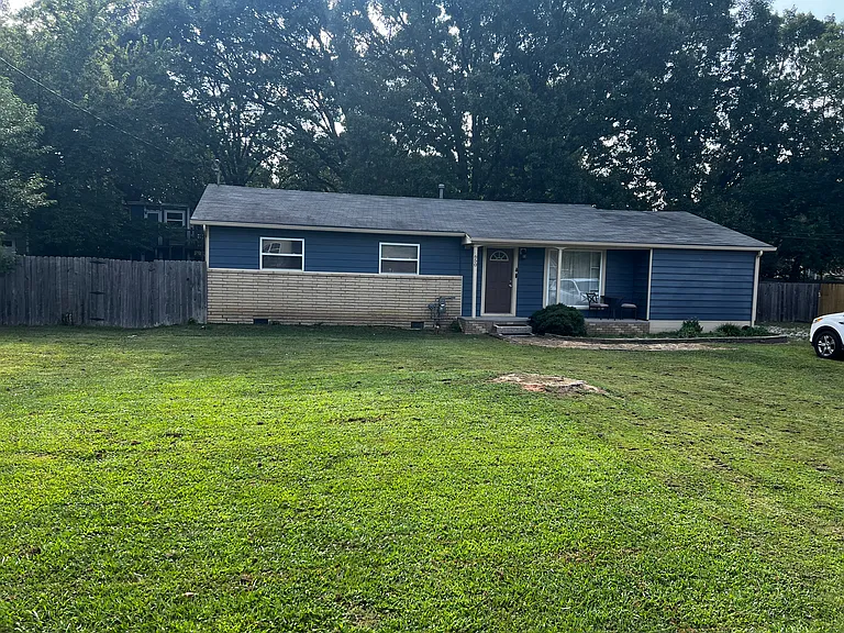 650 S Ray Ave — Photo 1