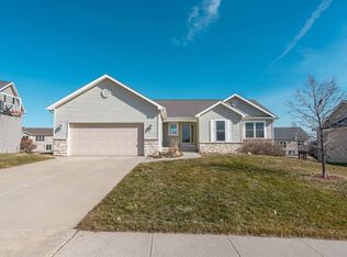 2617 Pendleton Dr, Cedar Falls, IA 50613