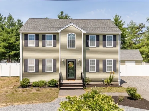264 Charge Pond Rd, Wareham, MA 02571